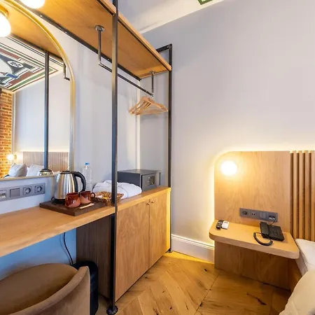 Balo Κωνσταντινούπολη